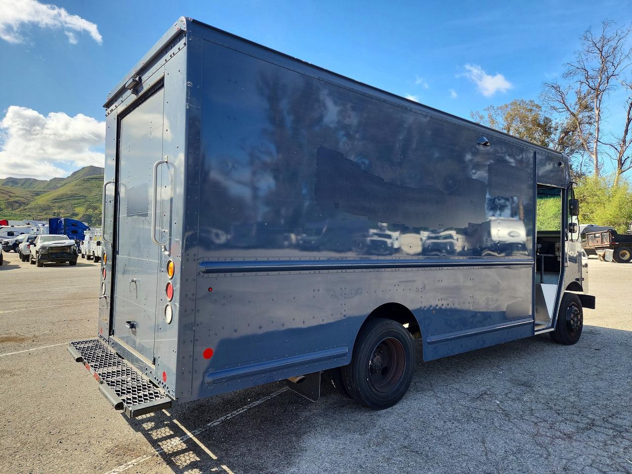 Freightliner Chassis M Line Walk-in Van