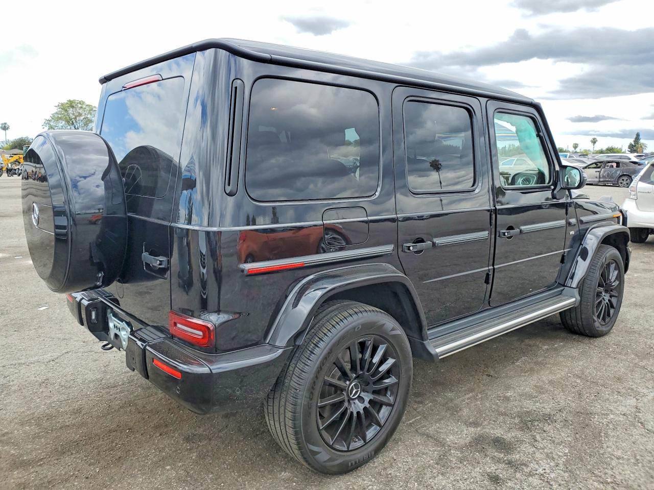 Mercedes-Benz G-Class 550