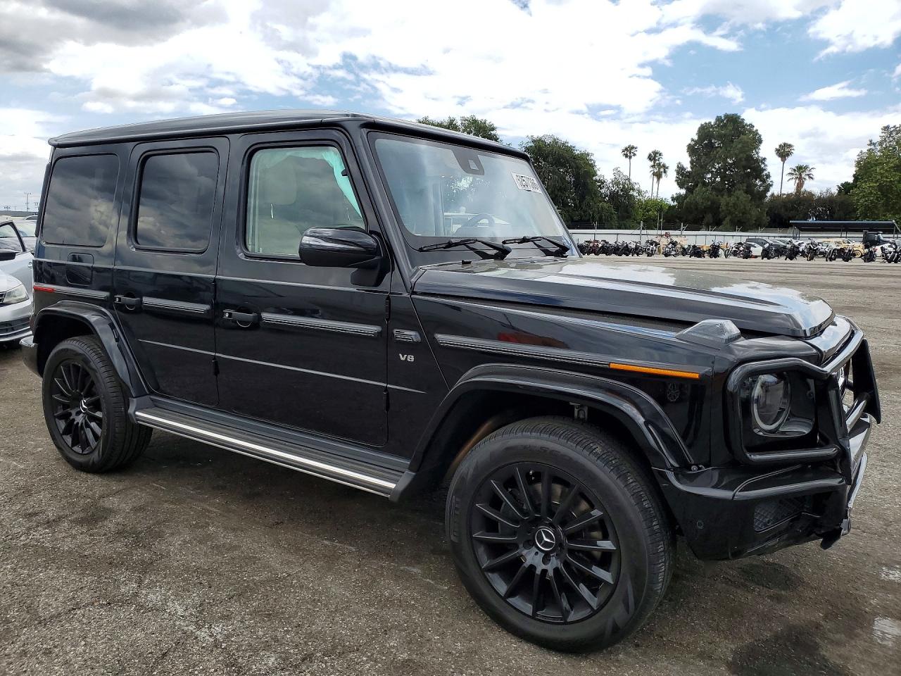 Mercedes-Benz G-Class 550