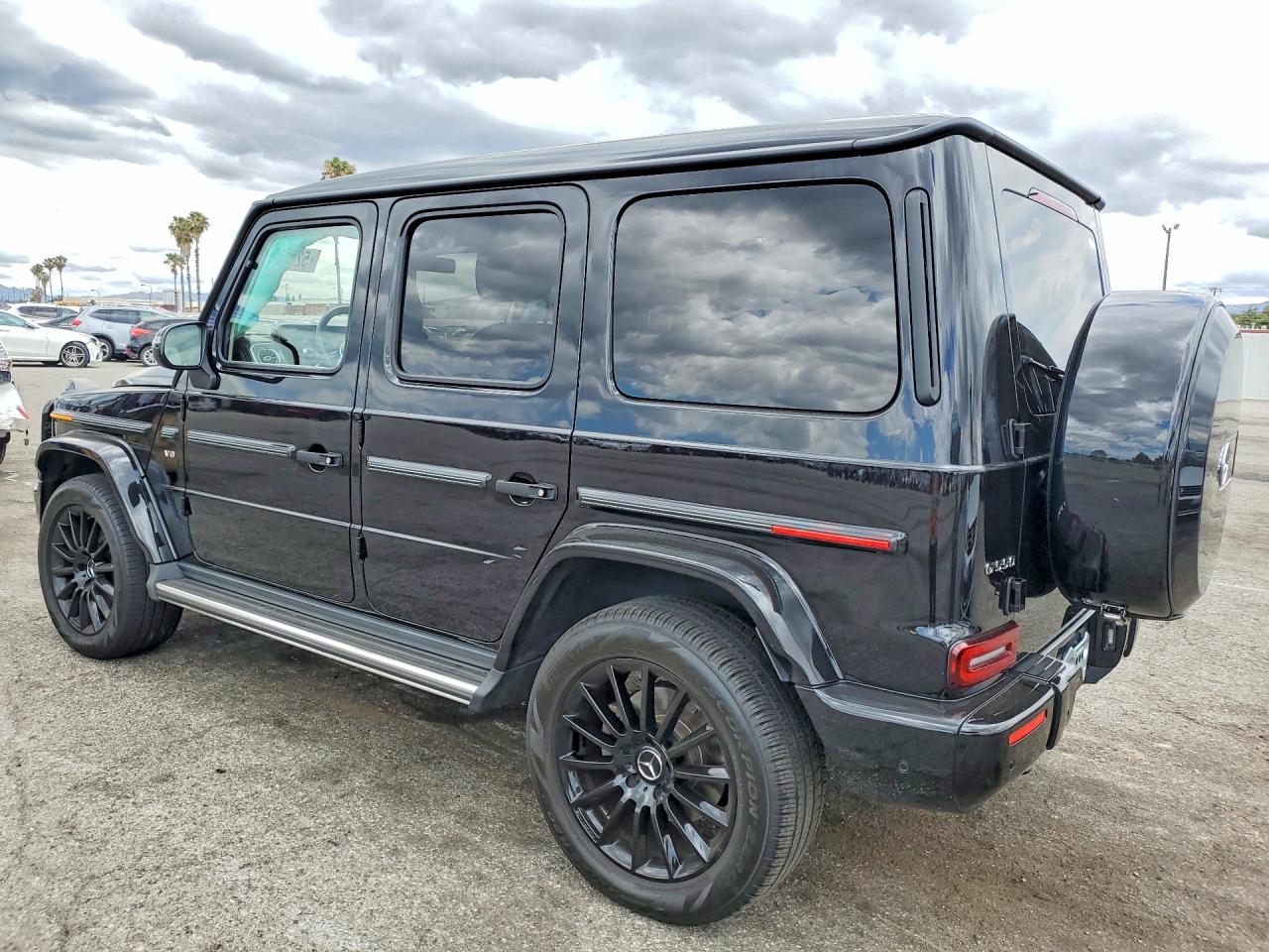Mercedes-Benz G-Class 550