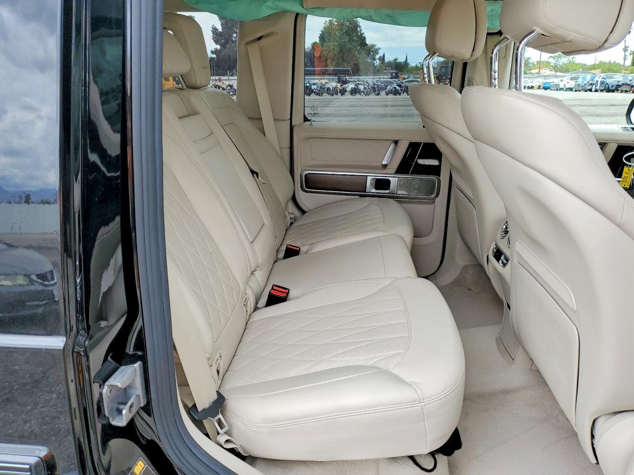 Mercedes-Benz G-Class 550