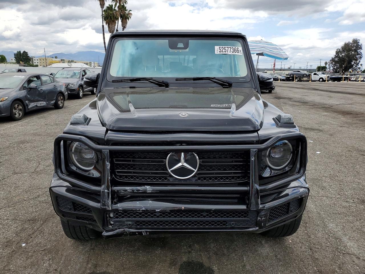 Mercedes-Benz G-Class 550