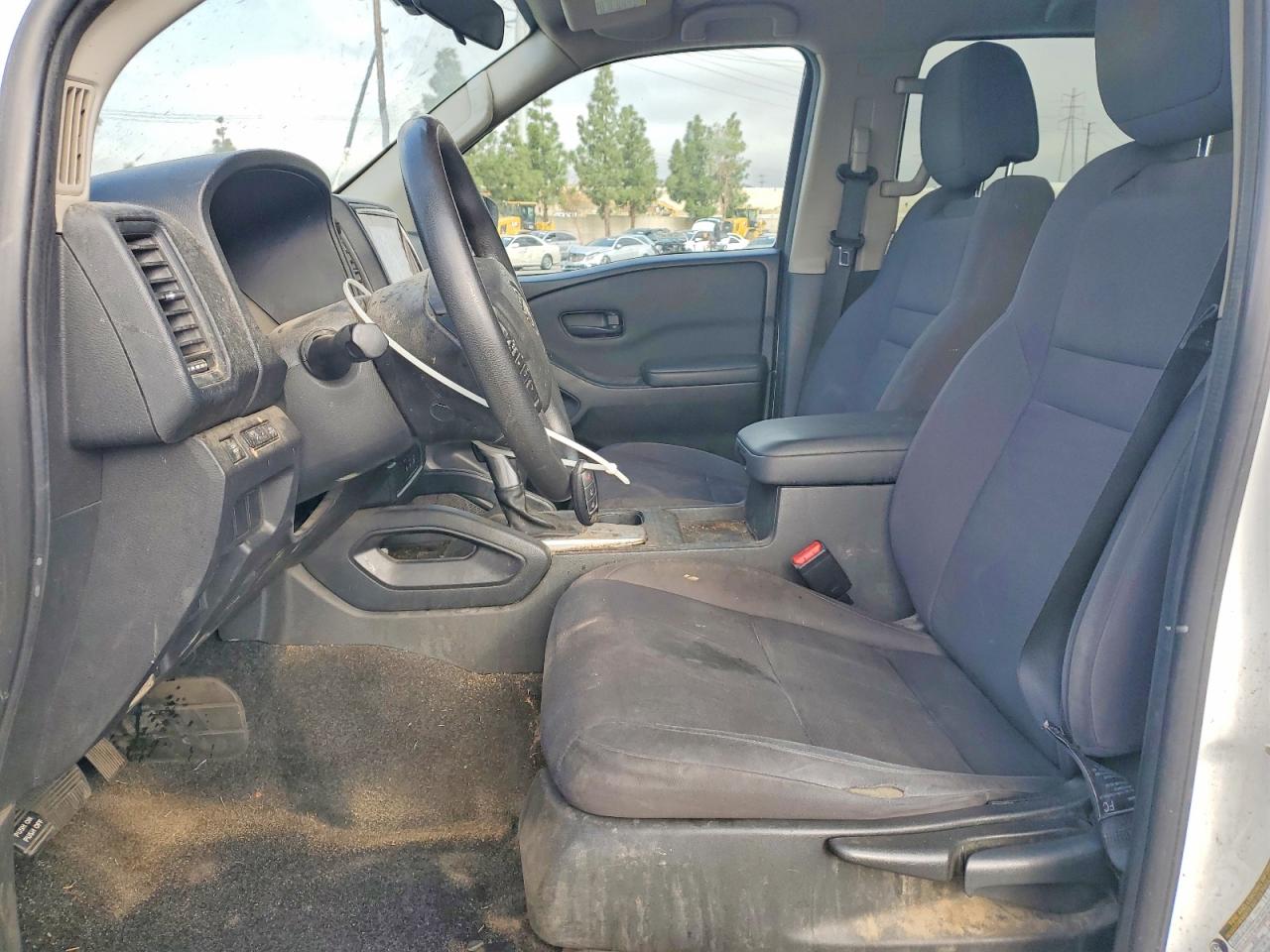 Nissan Frontier S