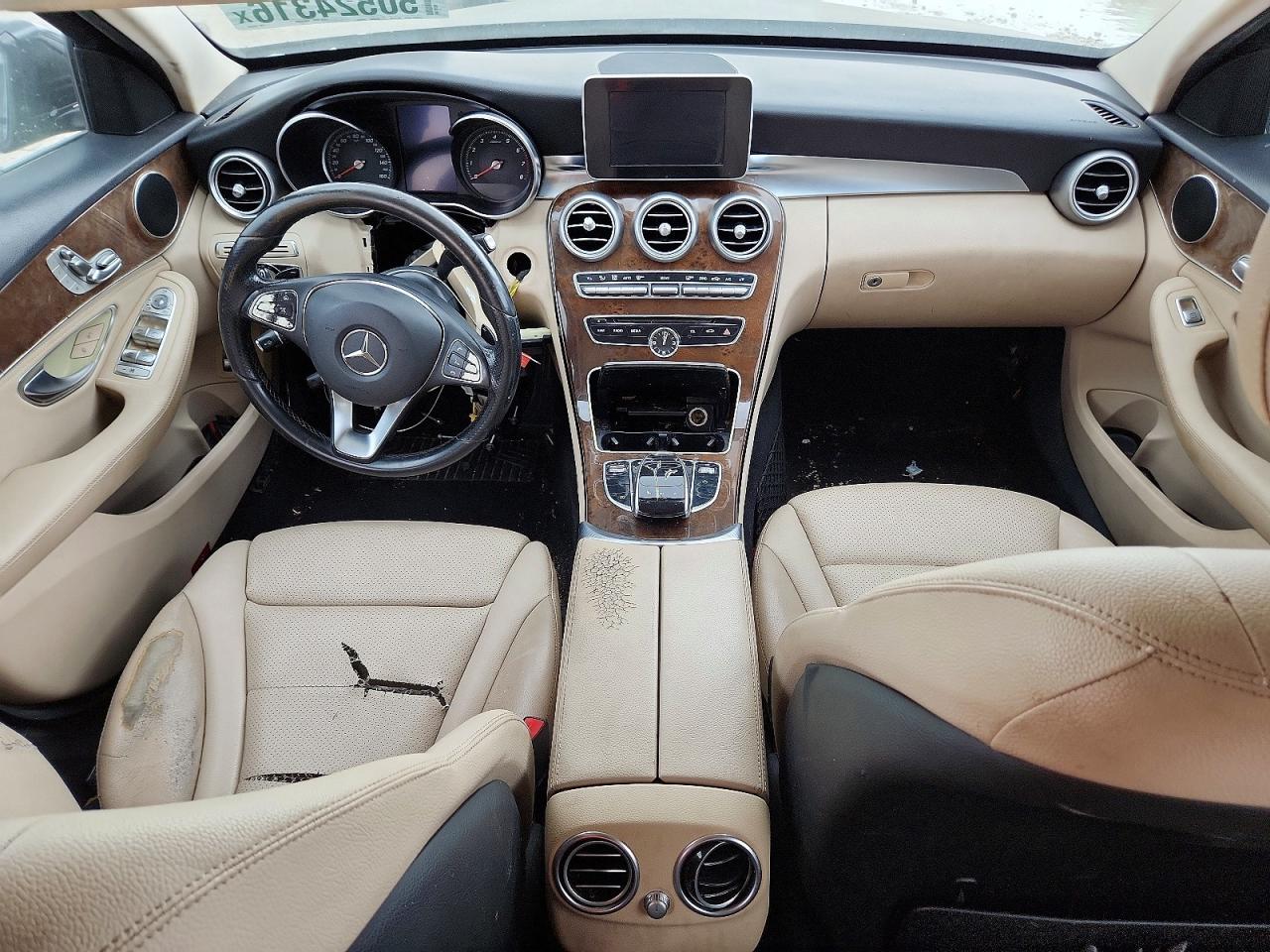Mercedes-Benz 100