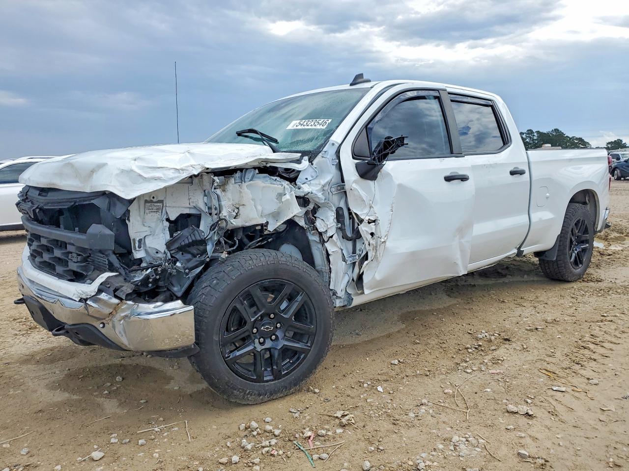 Salvage Chevrolet Silverado Image