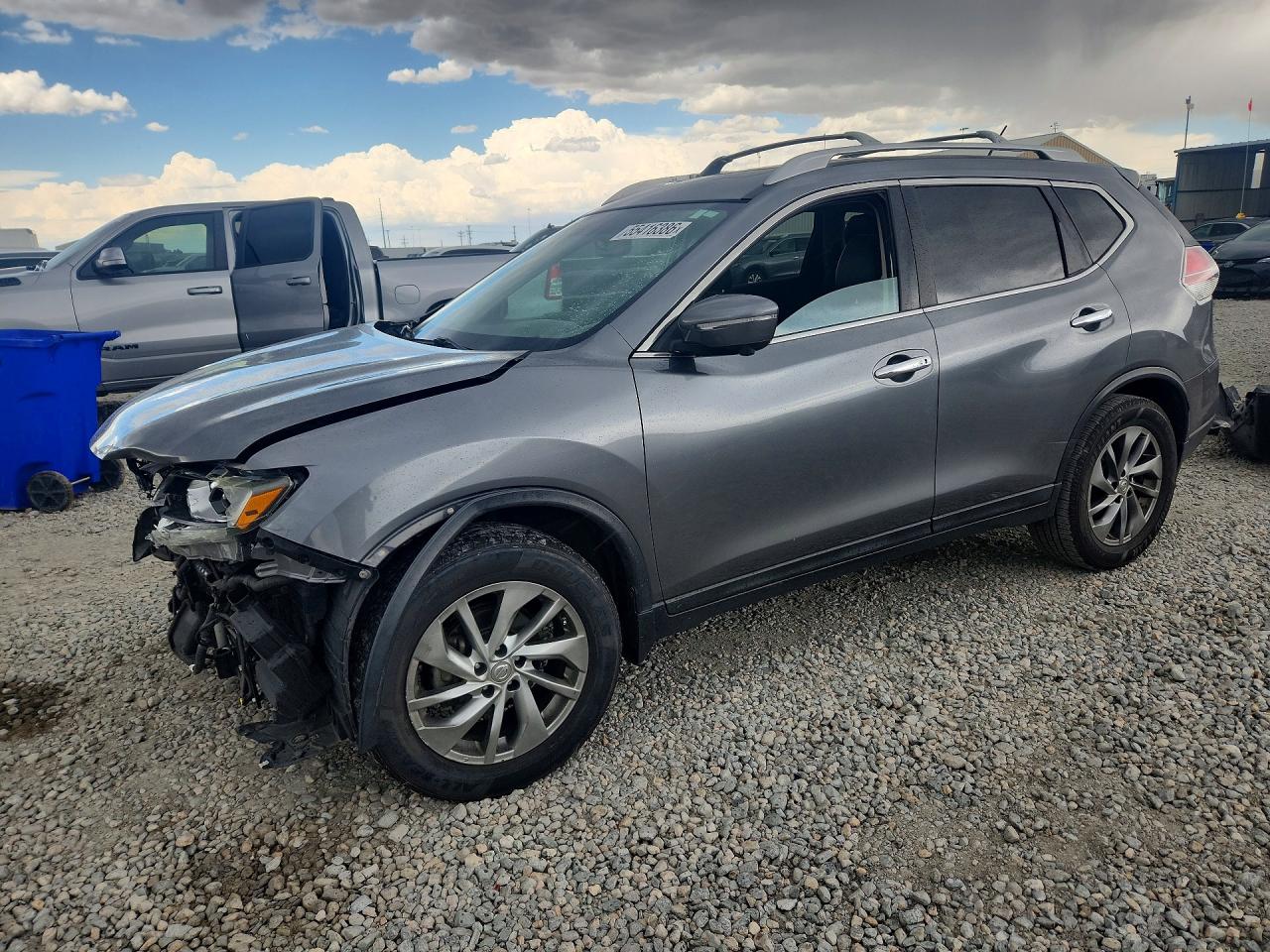 Salvage Nissan Rogue Image
