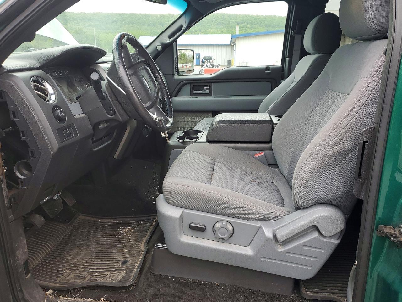 Ford F-150 Super Cab