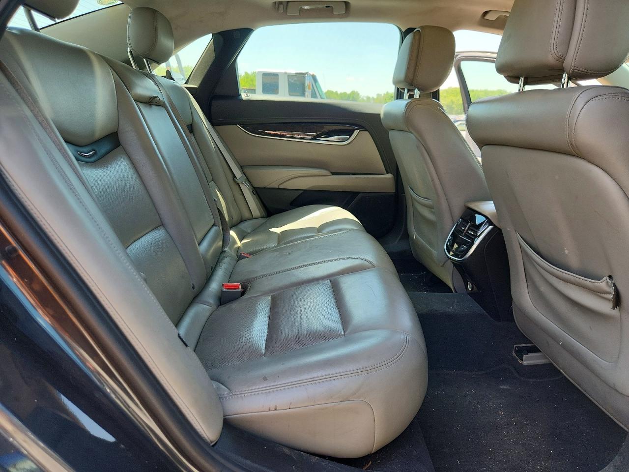 Cadillac XTS Luxury Collection