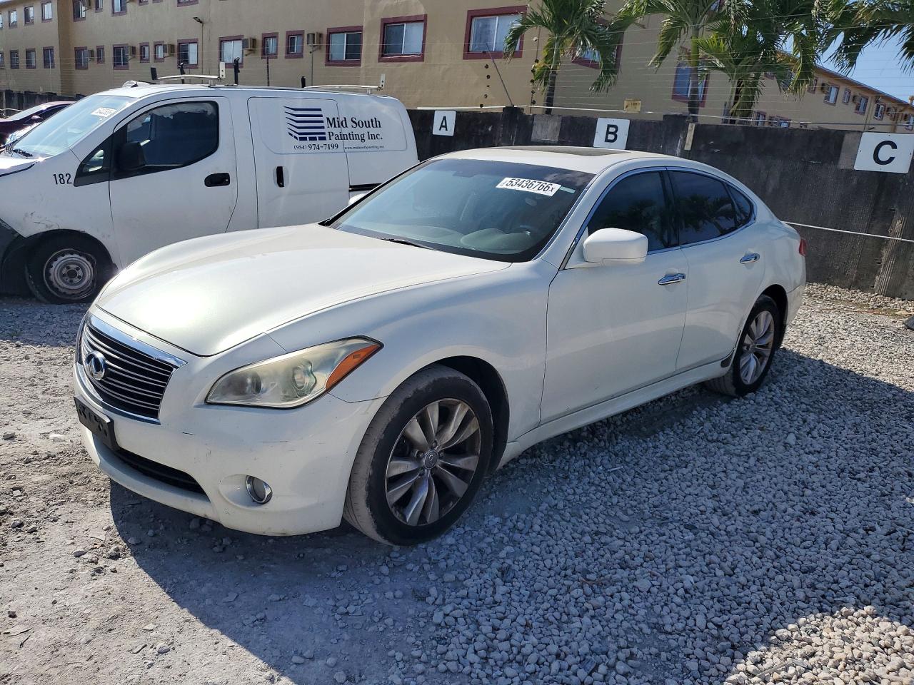 Salvage INFINITI M37 Image