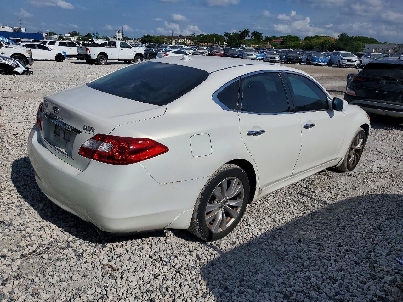INFINITI M37 X