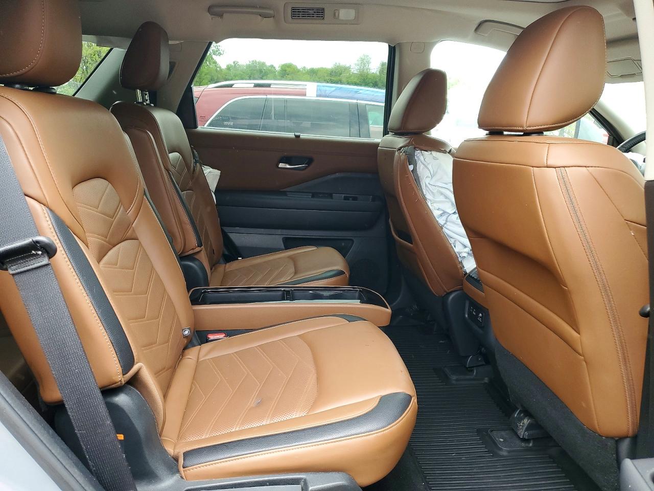 Nissan Pathfinder Platinum