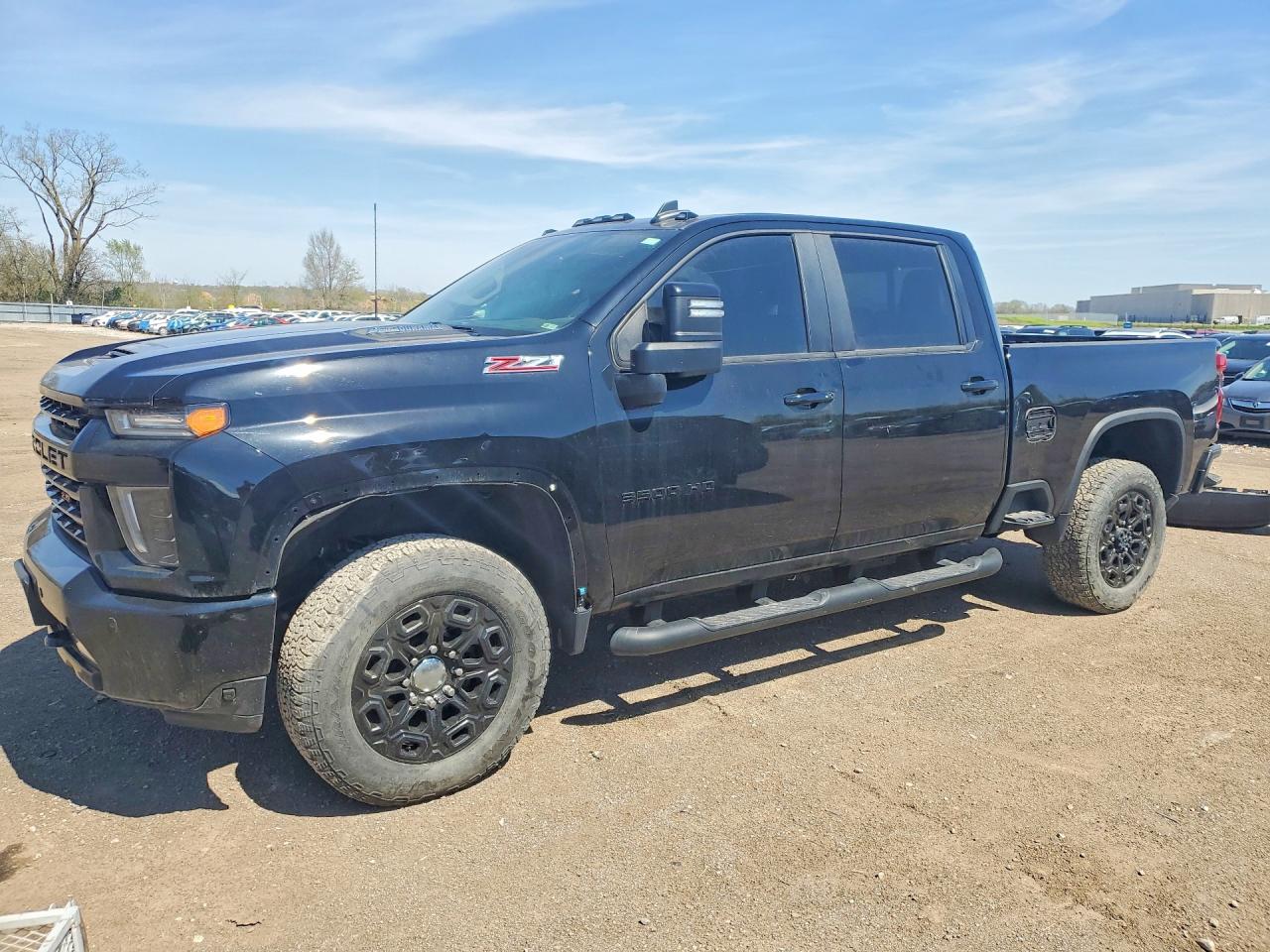 Salvage Chevrolet Silverado Image