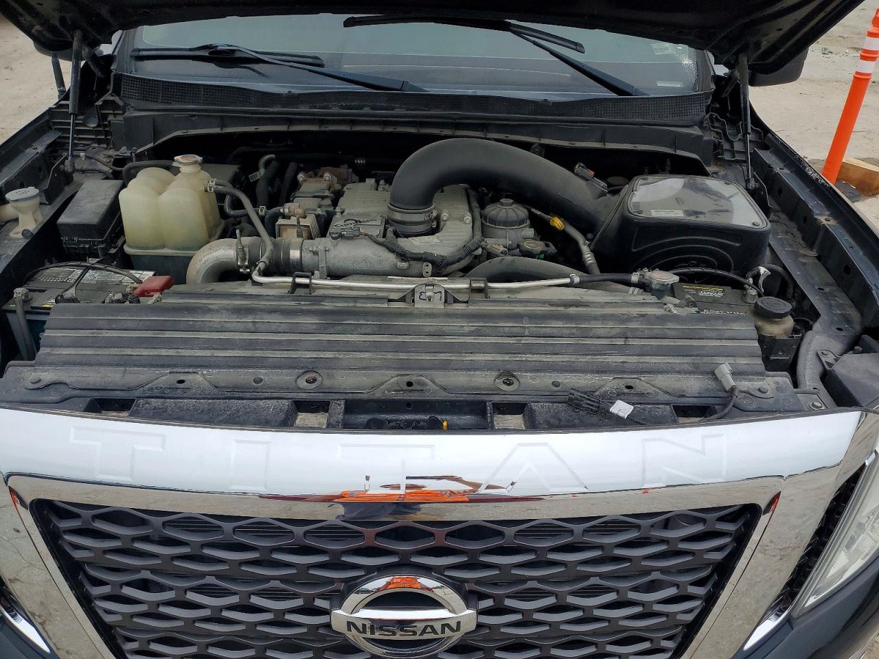 Nissan Titan Sv