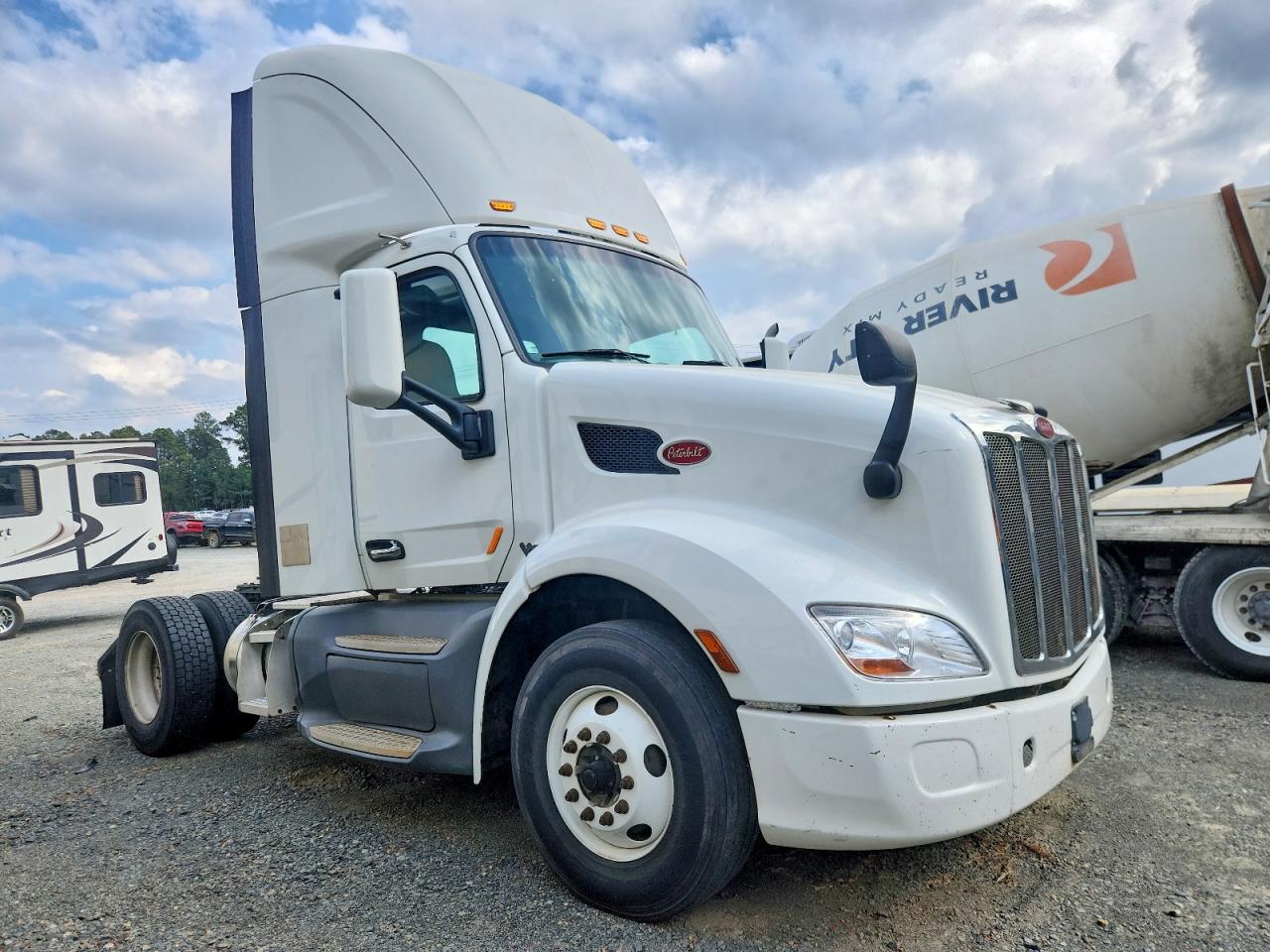 Peterbilt 579