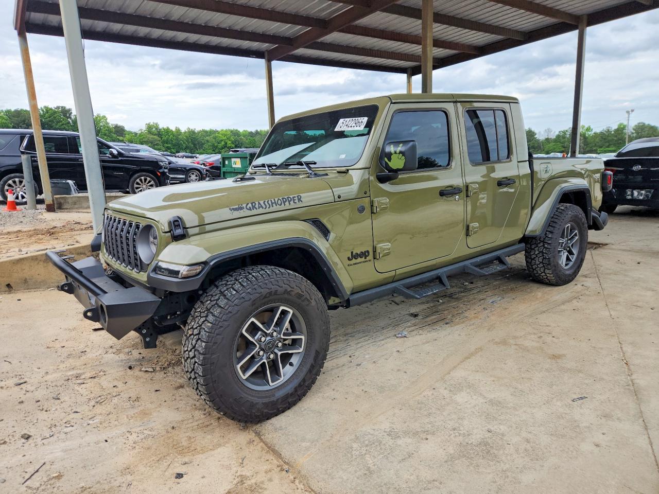 Salvage Jeep Gladiator Image