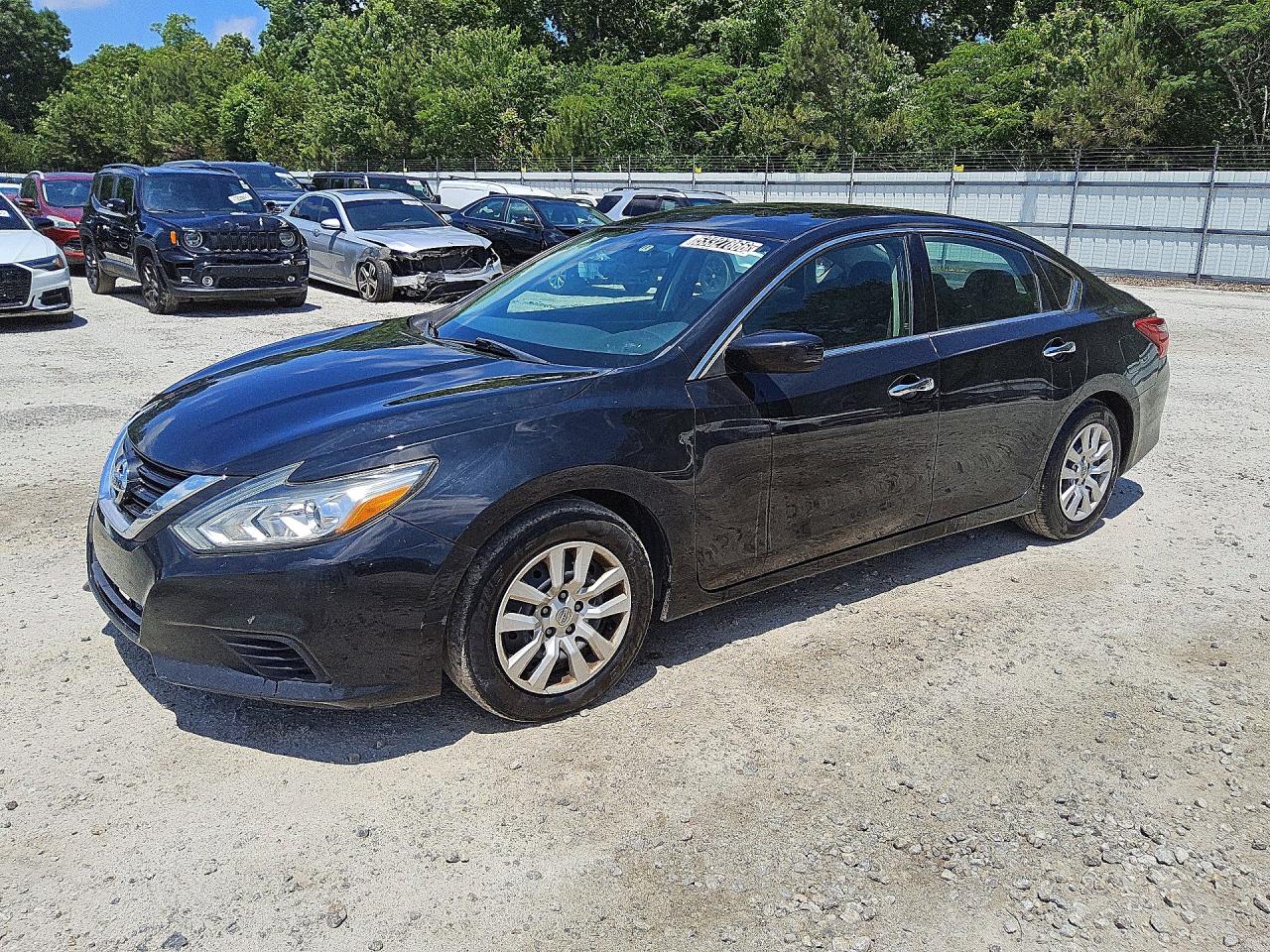 Salvage Nissan Altima Image