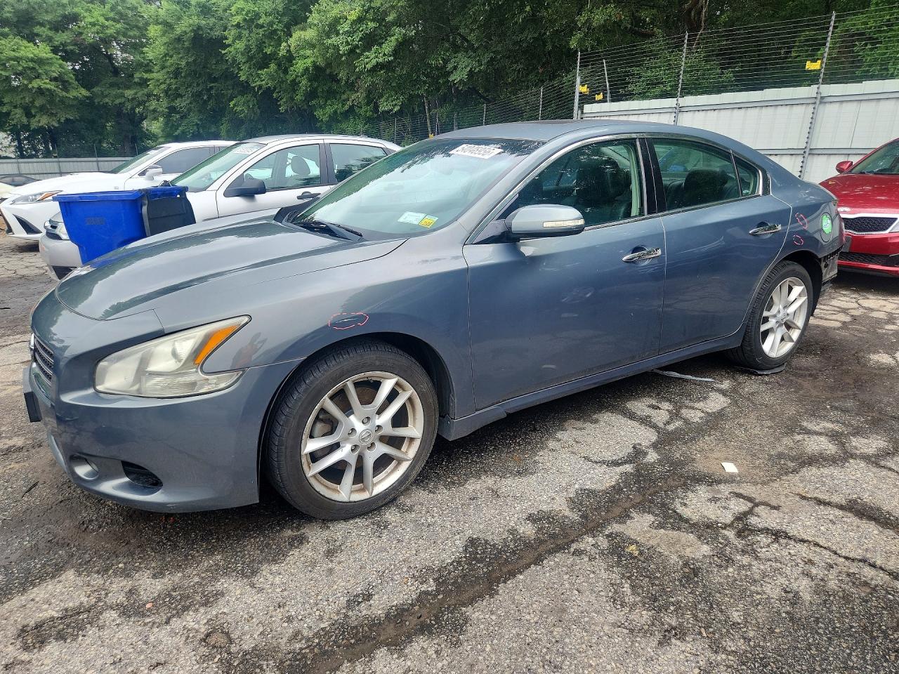 Salvage Nissan Maxima Image