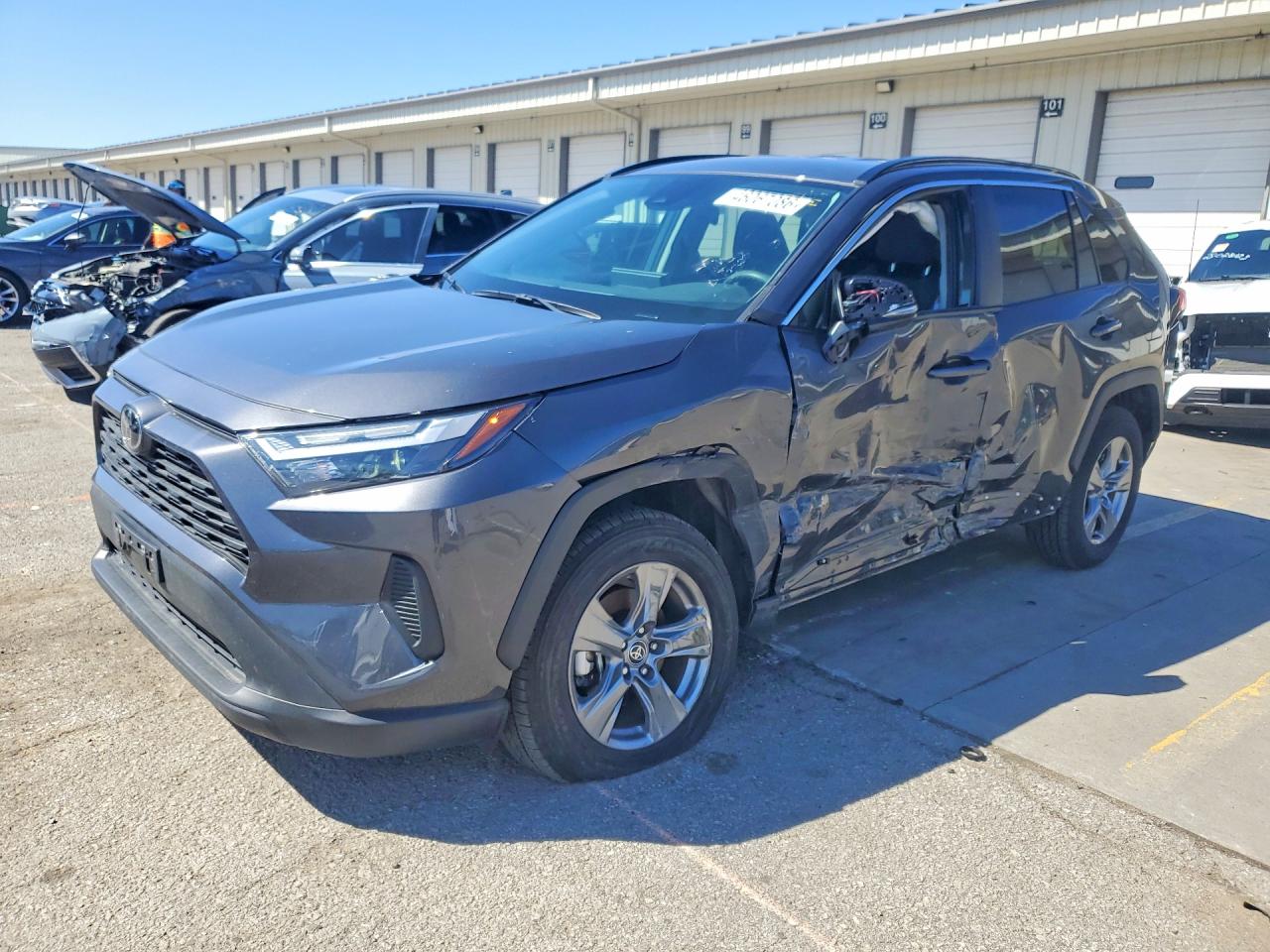 Salvage Toyota RAV4 Image