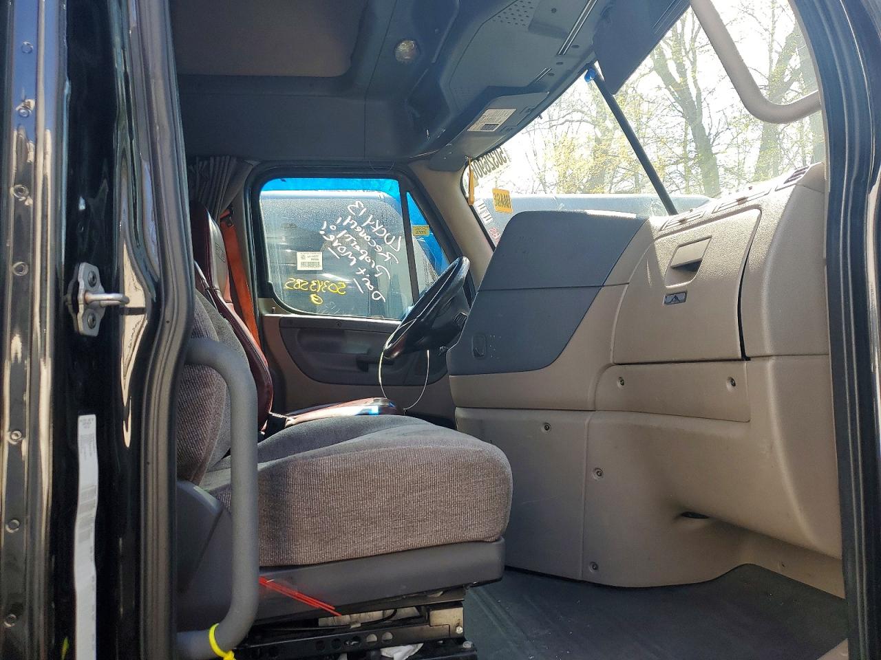 Freigliner Cascadia 125