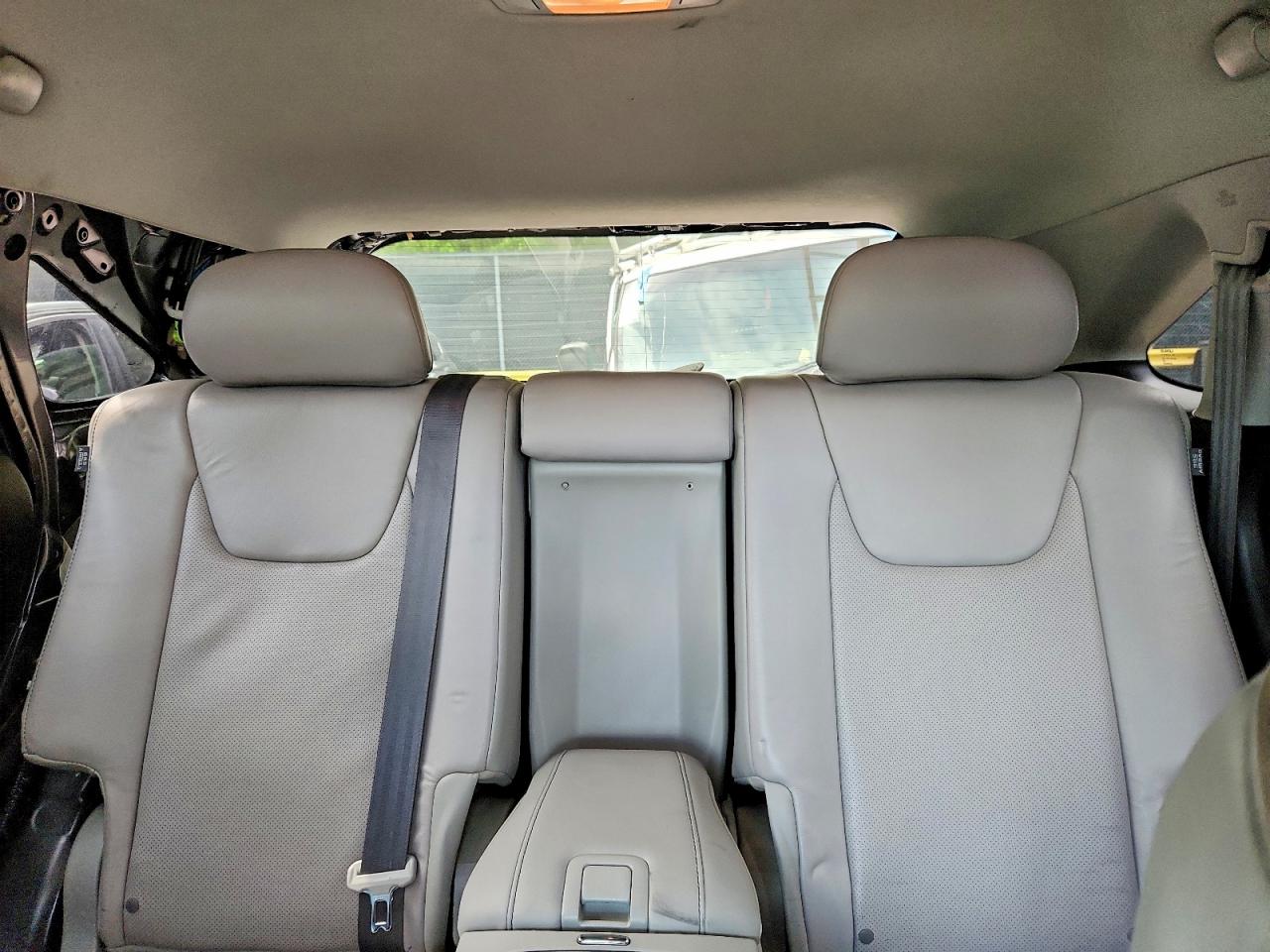 Lexus RX Base