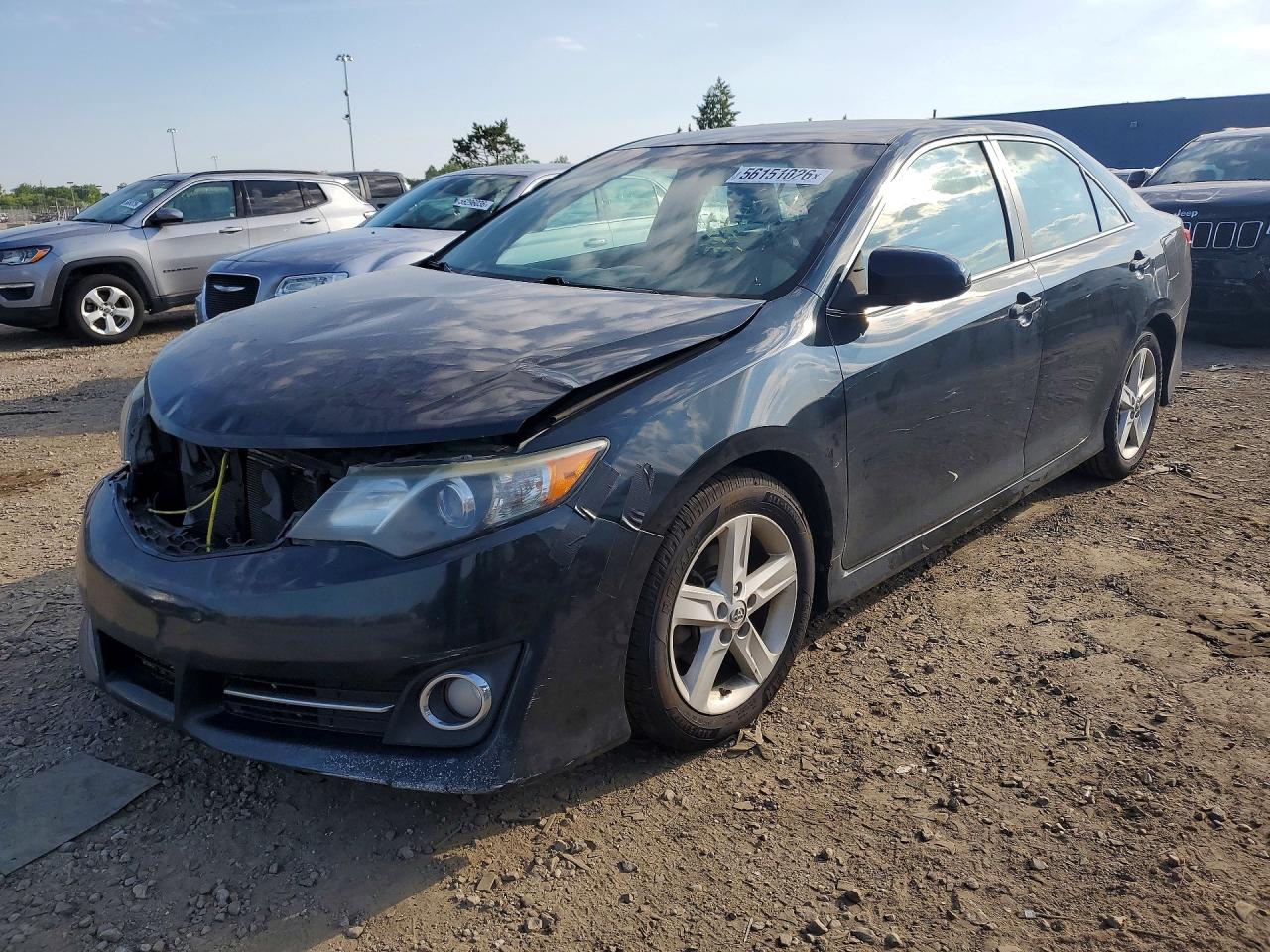 Salvage Toyota Camry Image