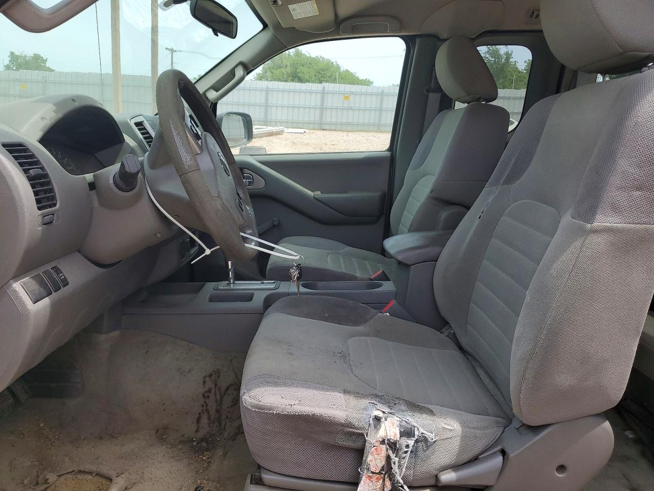Nissan Frontier S