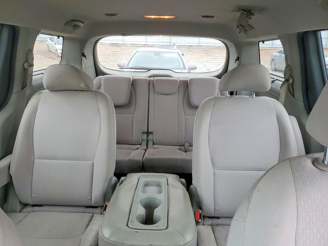 Kia Sedona Lx