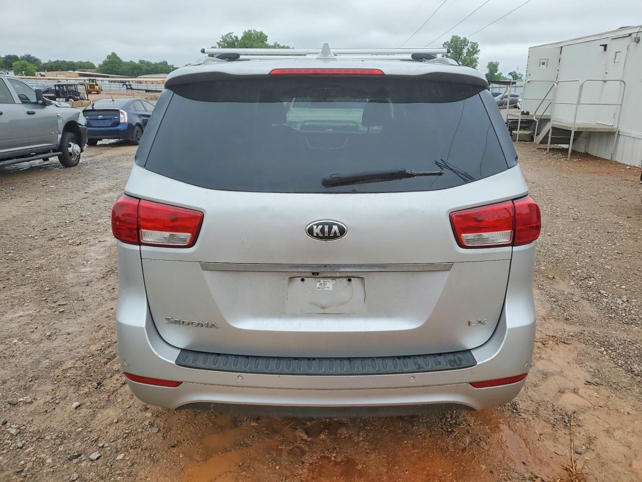 Kia Sedona Lx