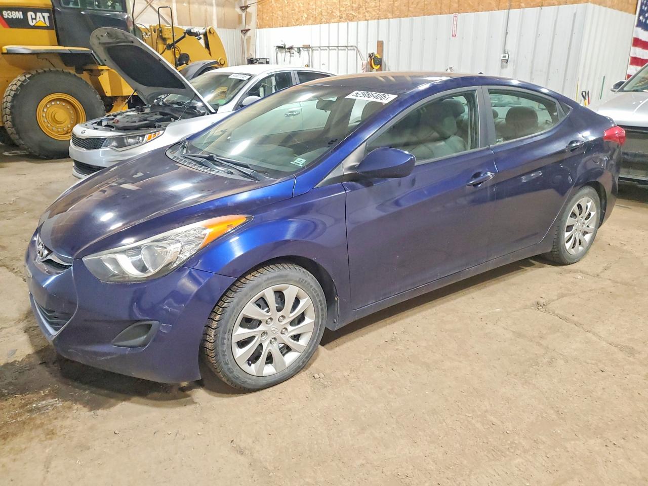 Salvage Hyundai ELANTRA Image