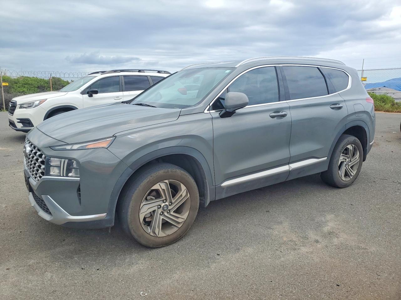 Salvage Hyundai SANTA FE Image