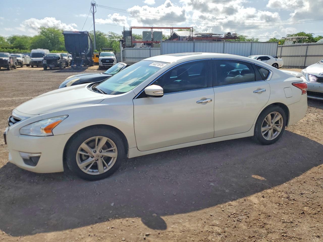Salvage Nissan Altima Image