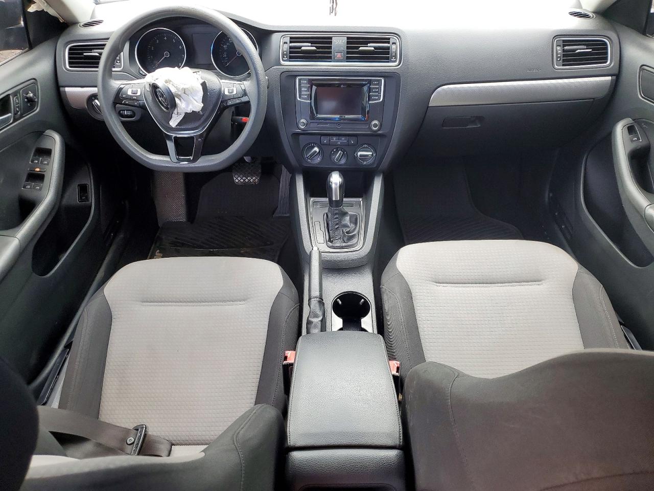 Volkswagen Jetta S
