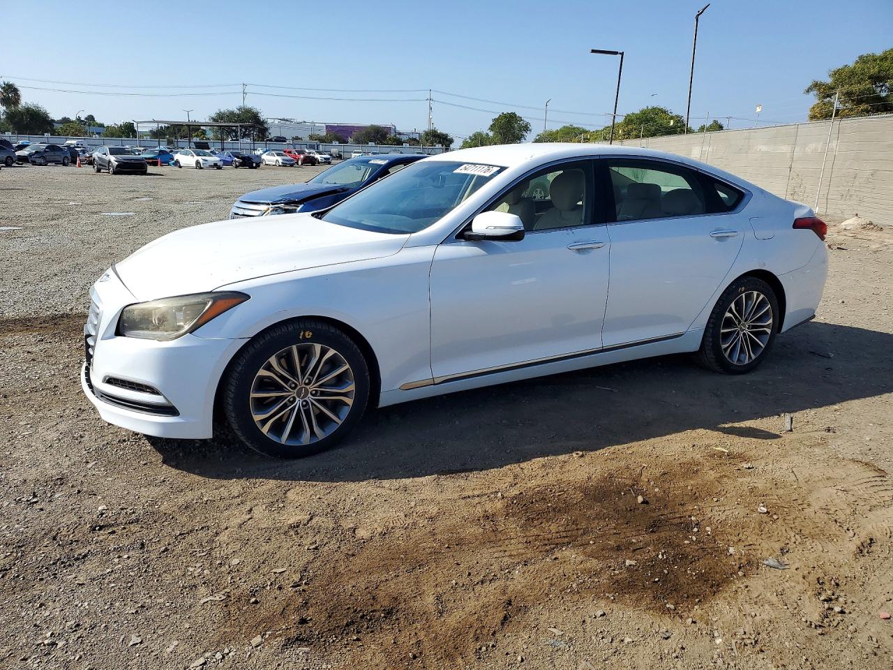 Salvage Hyundai Genesis Image