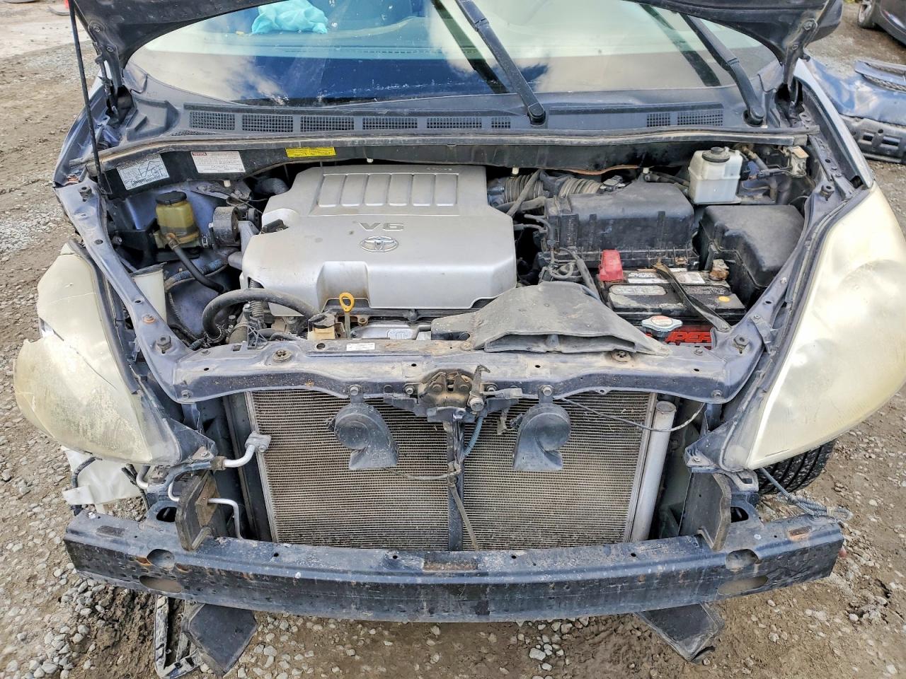 Toyota Sienna Ce