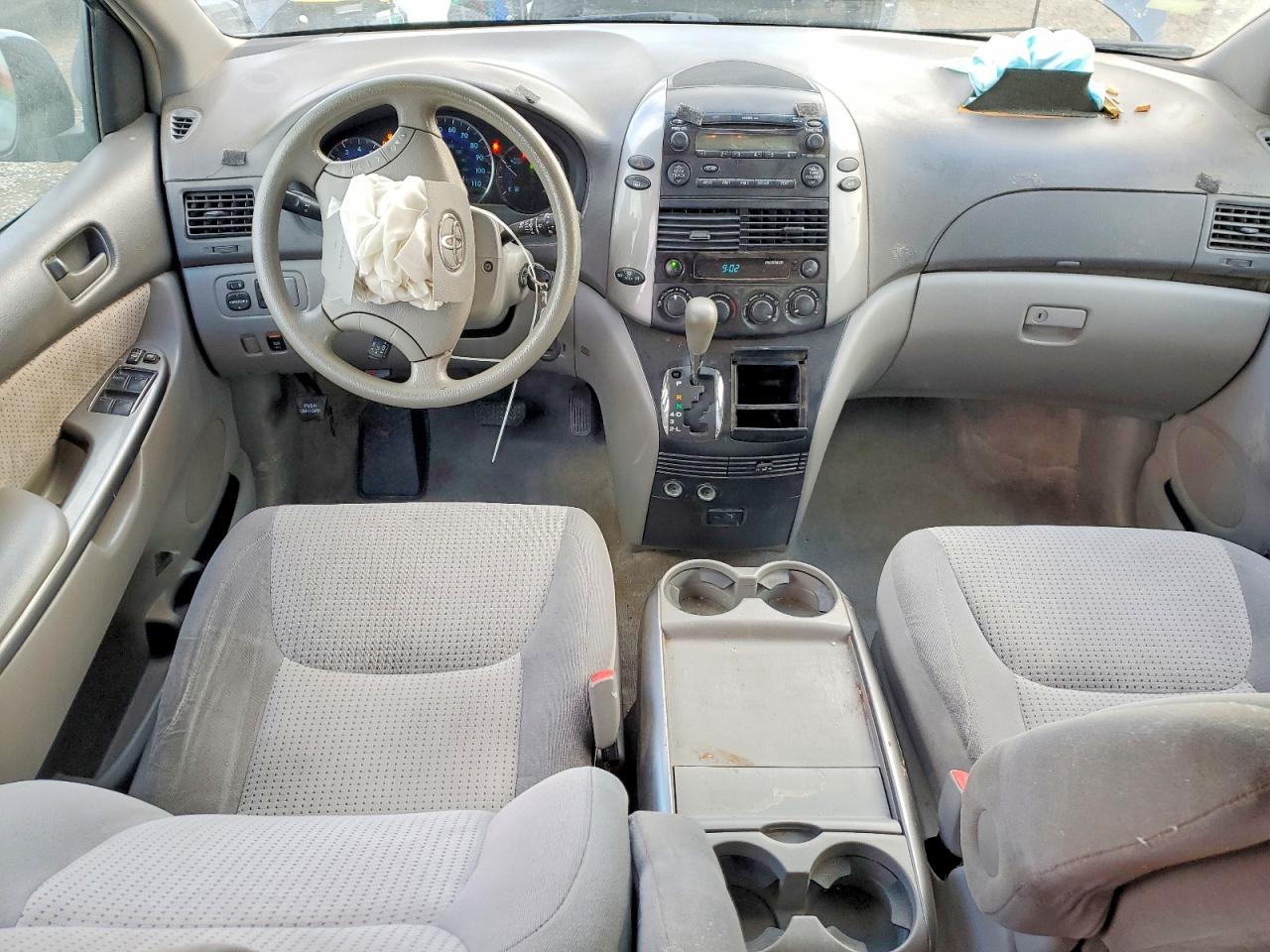 Toyota Sienna Ce