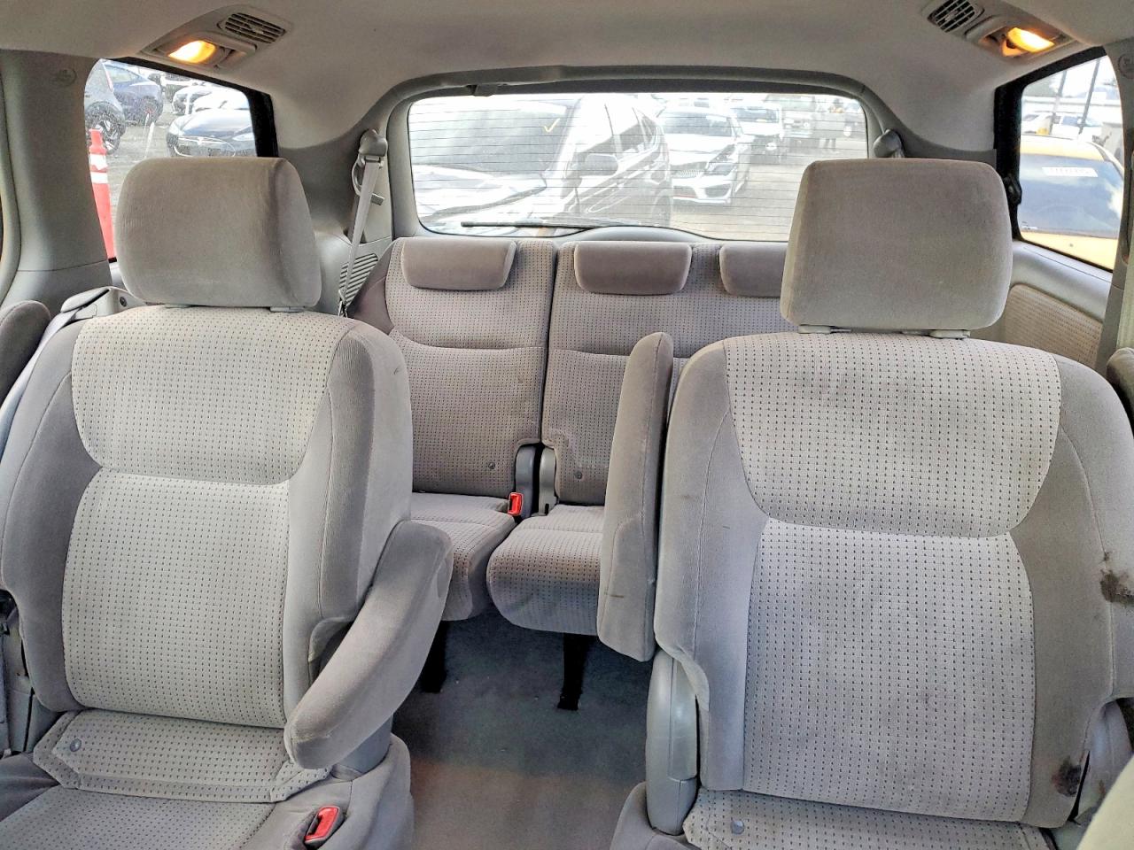 Toyota Sienna Ce