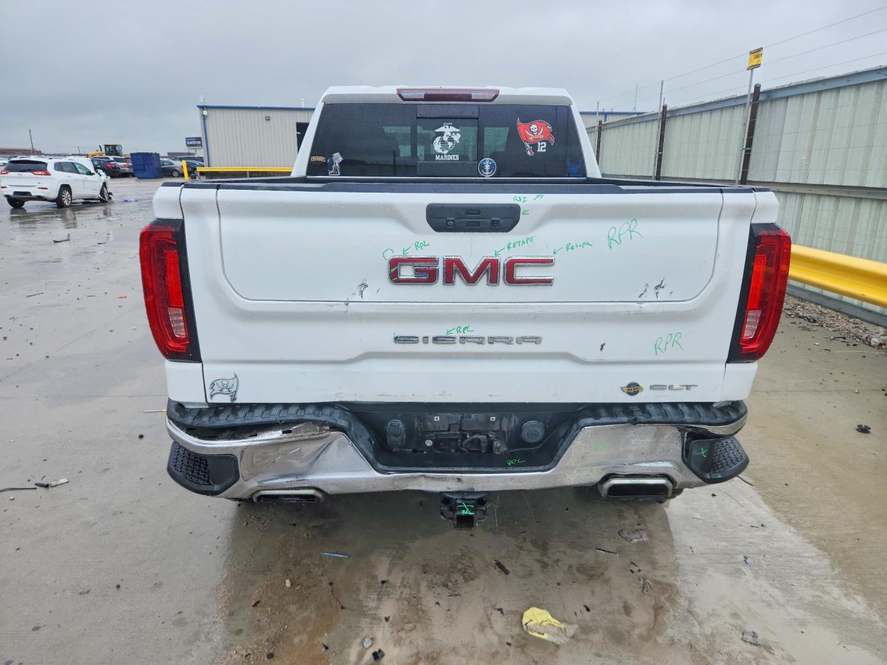 GMC Sierra