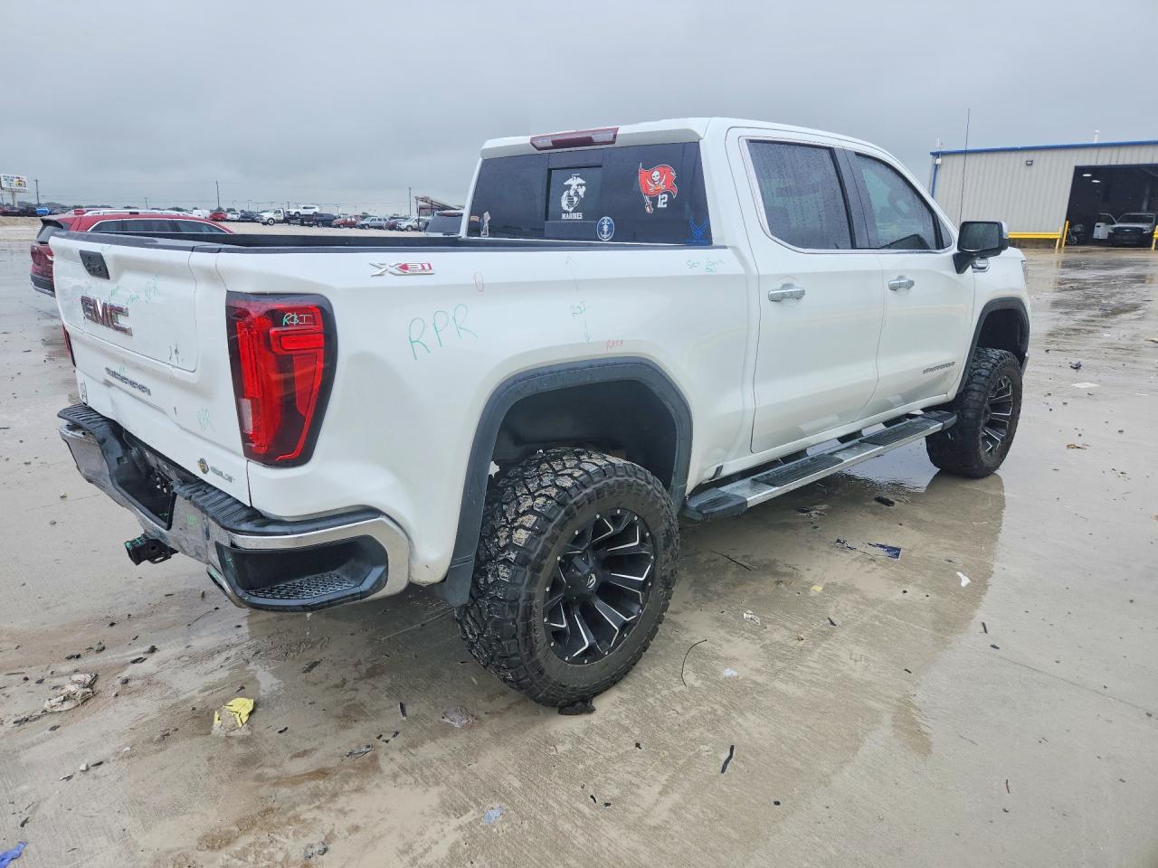 GMC Sierra
