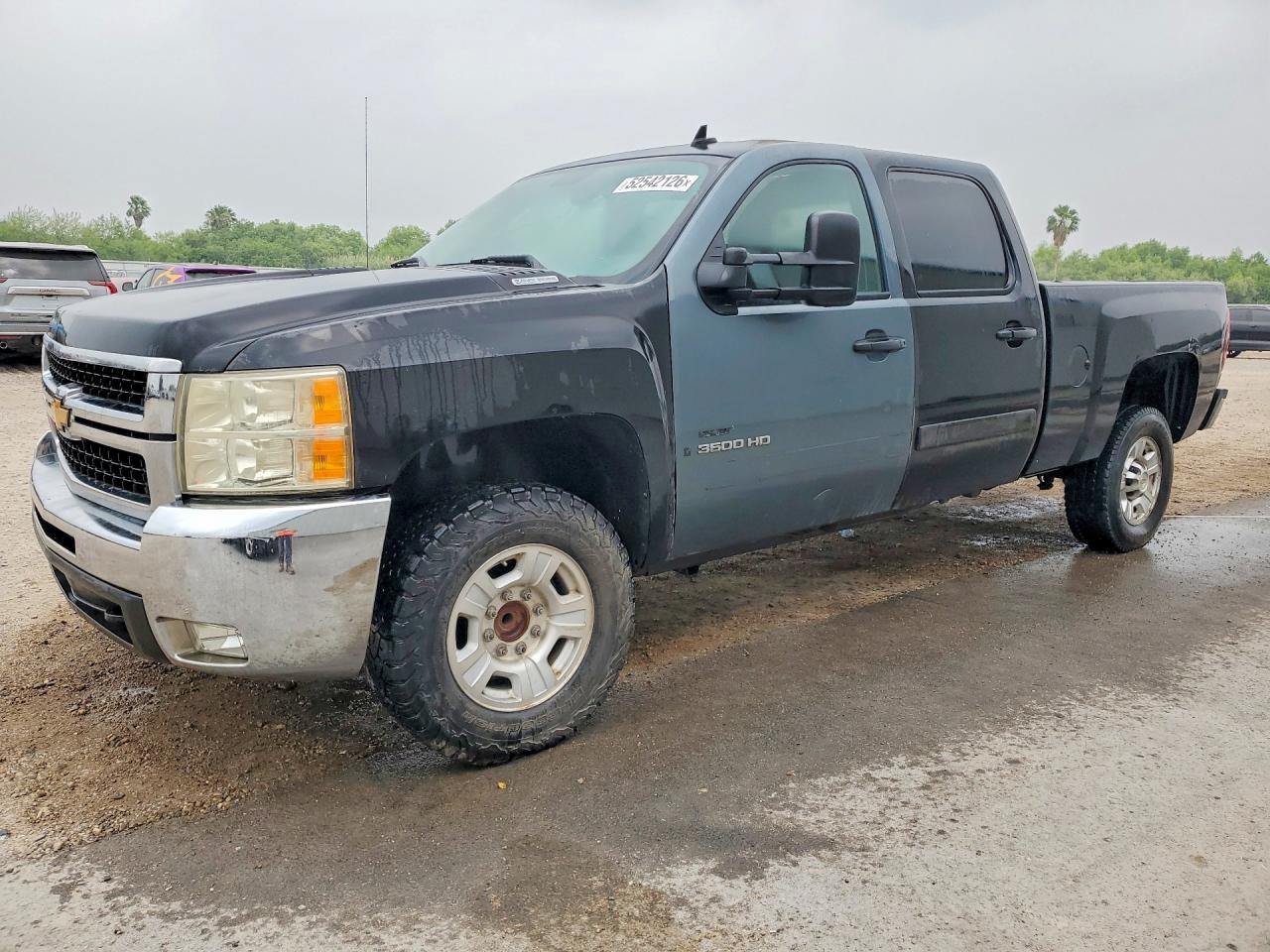 Salvage Chevrolet Silverado Image