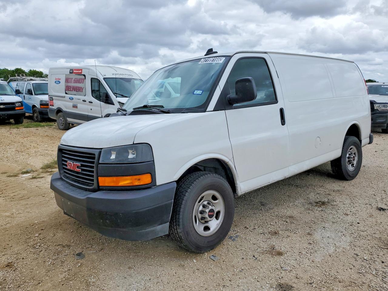 Salvage GMC Savana Image