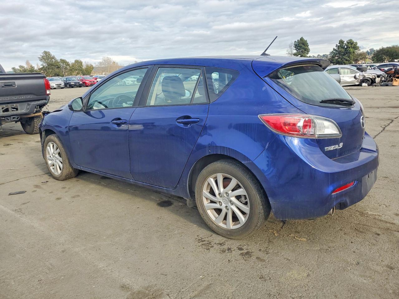 Mazda 3 I