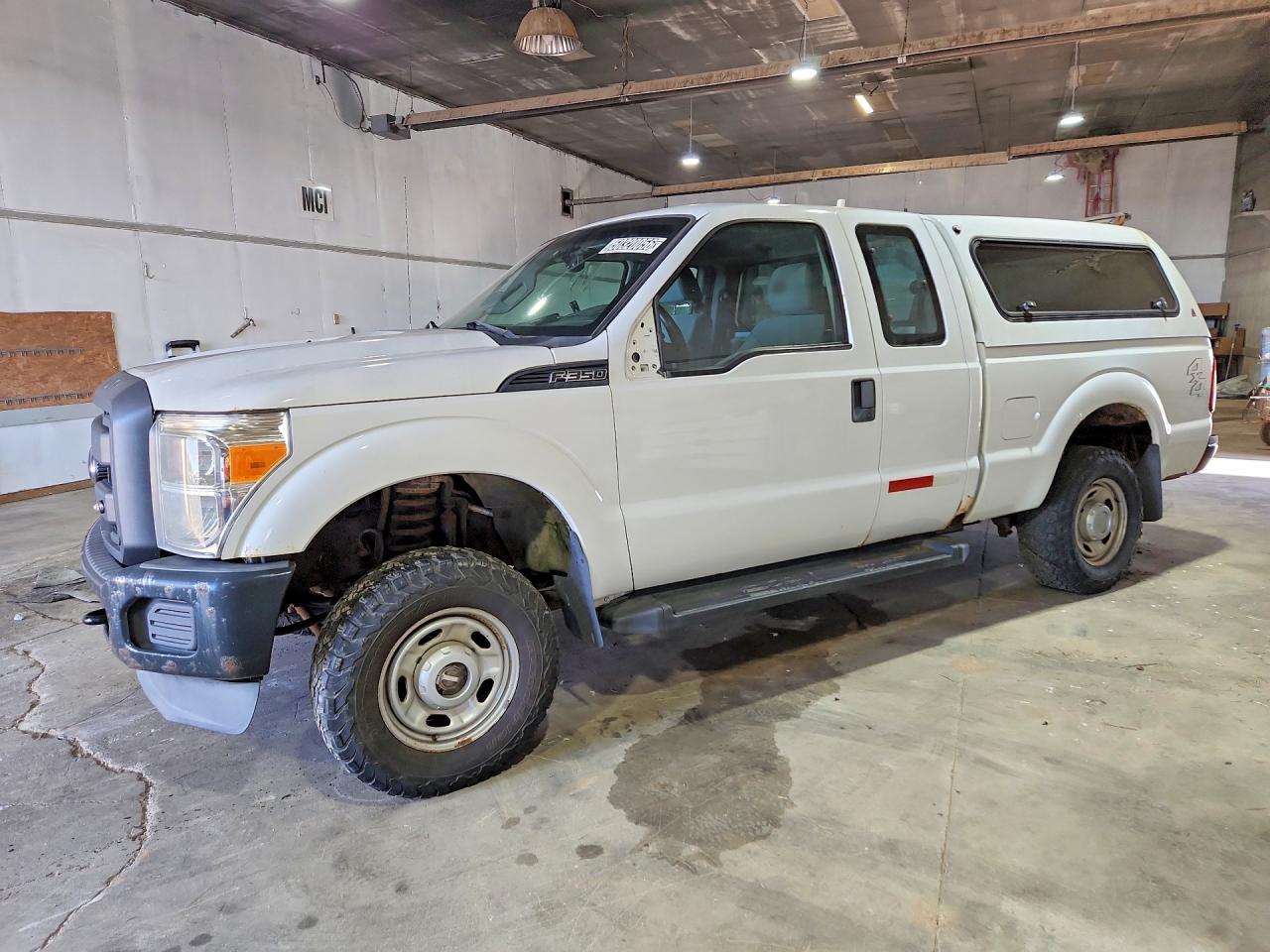 Salvage Ford F-350 Image