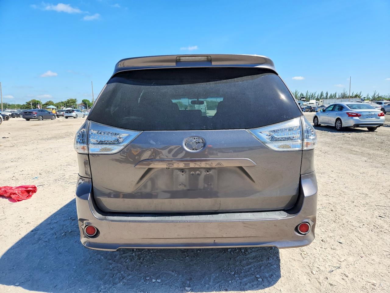 Toyota Sienna Se 8-passenger
