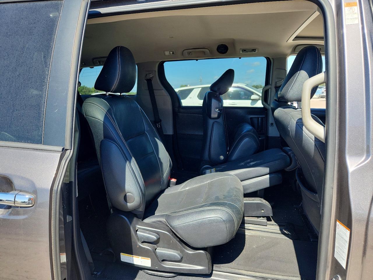 Toyota Sienna Se 8-passenger