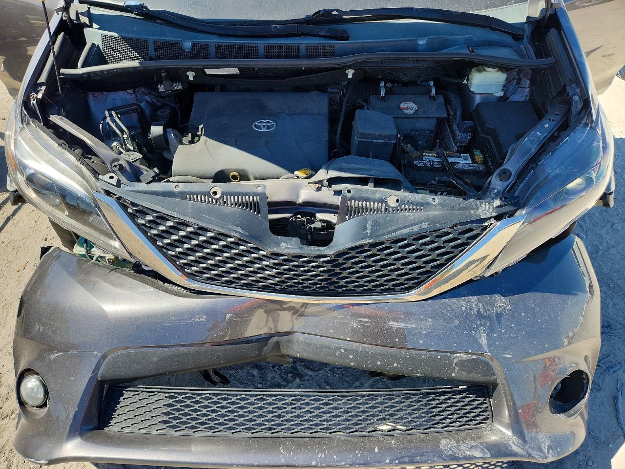 Toyota Sienna Se 8-passenger