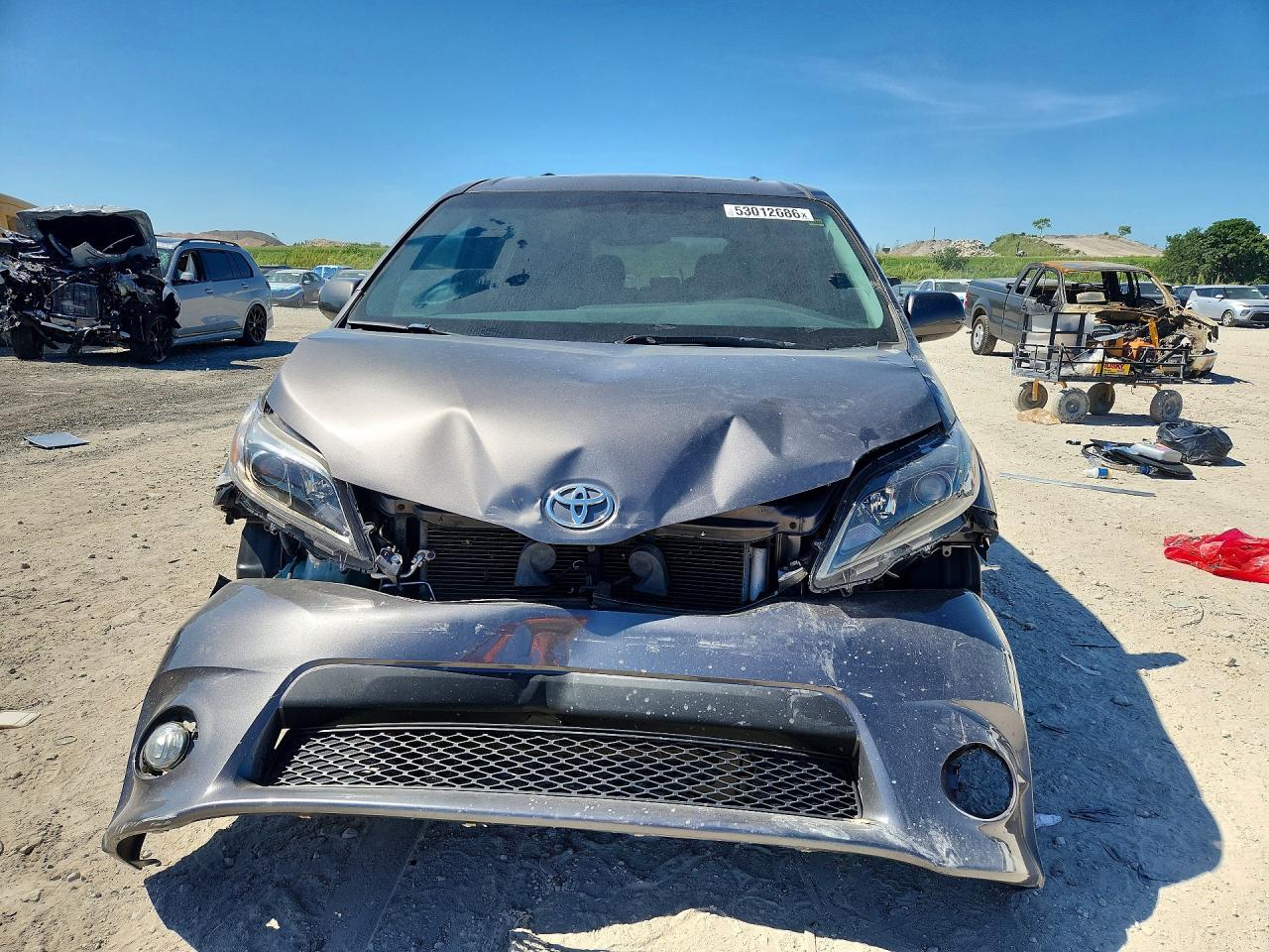 Toyota Sienna Se 8-passenger