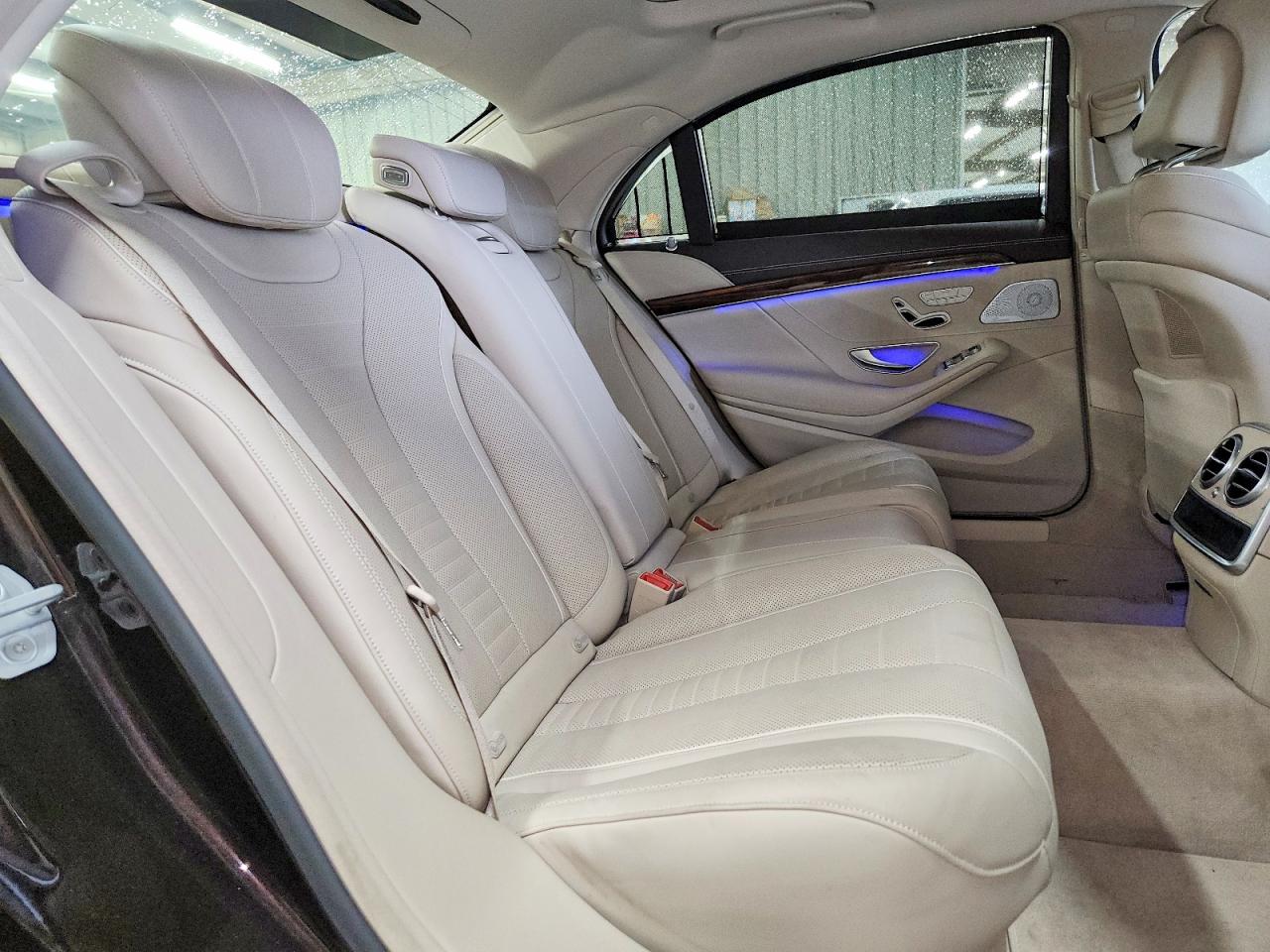 Mercedes-Benz S-Class 550