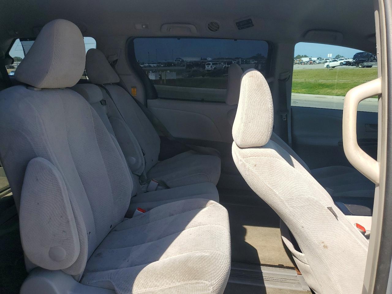 Toyota Sienna Le