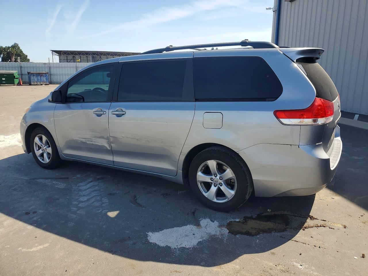 Toyota Sienna Le