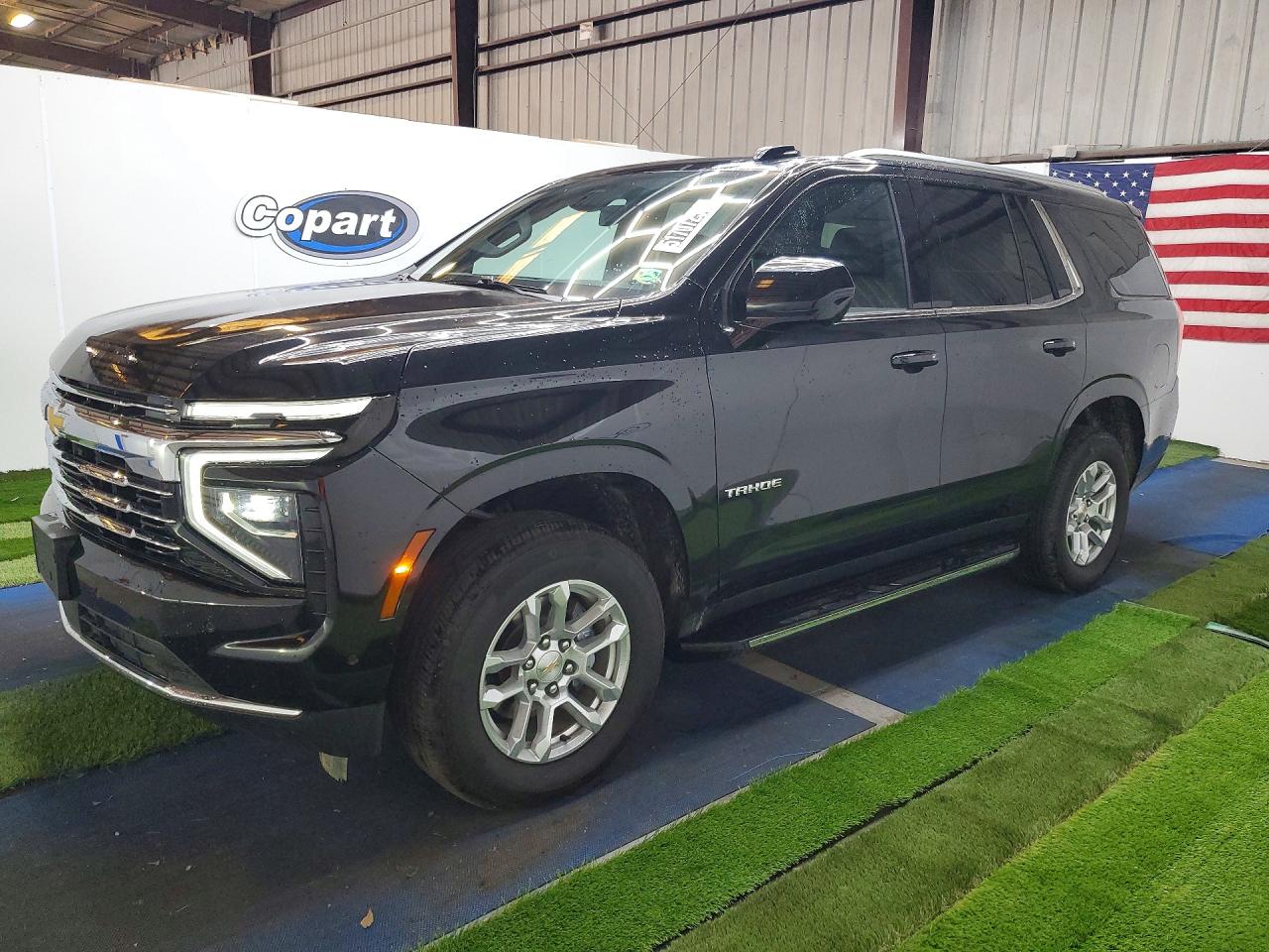 Salvage Chevrolet Tahoe Image
